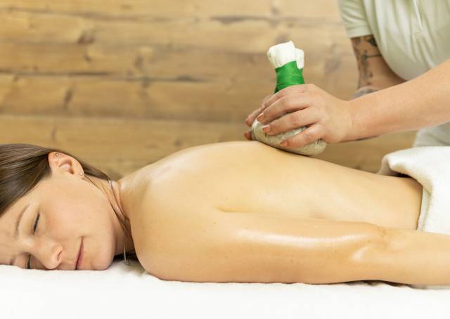 Hot-Stone Massage im Hotel Kaiserhof