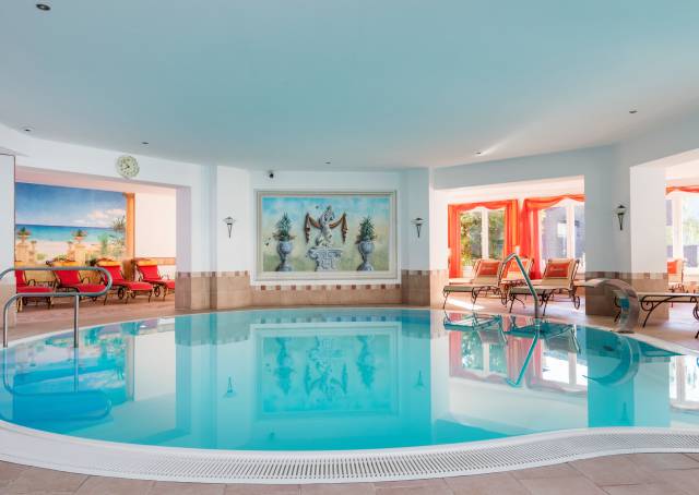 Indoor Pool des Familotel Kaiserhof