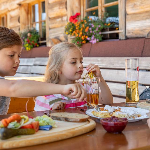 Picknick auf der Almhütte