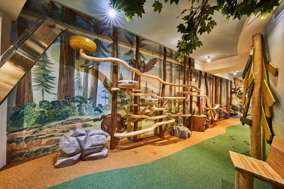 Large Indoor Marble Run – The Forest Adventure Indoors - Familotel Kaiserhof