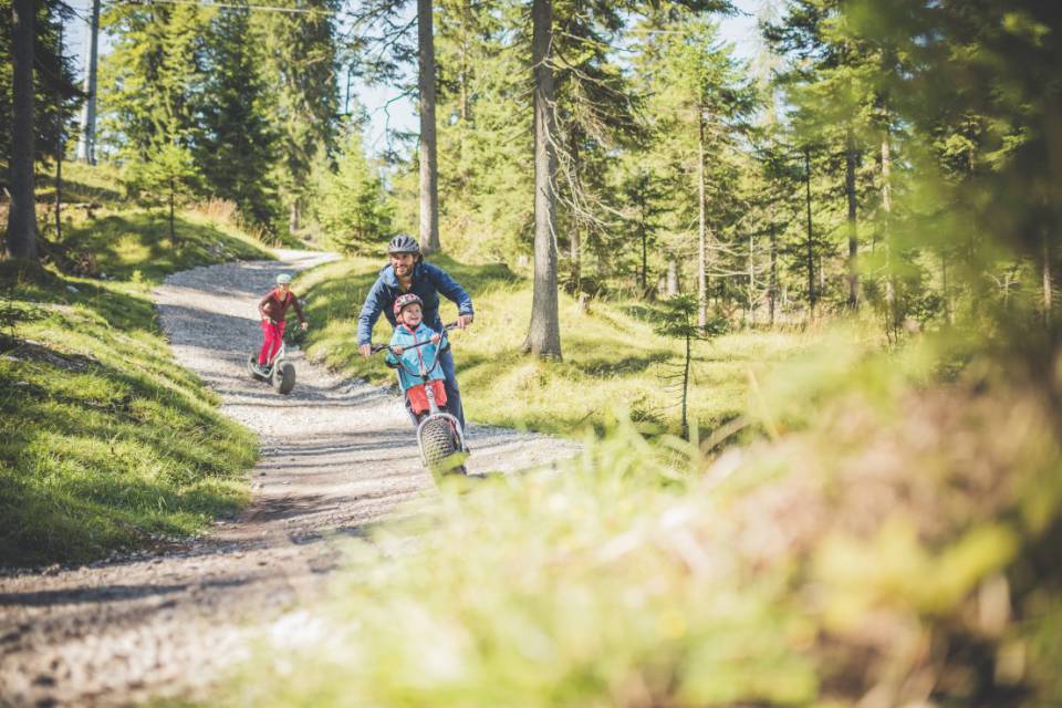 Roli’s Scooter Circuit: A Round Trip around the Almkopf - Familotel Kaiserhof