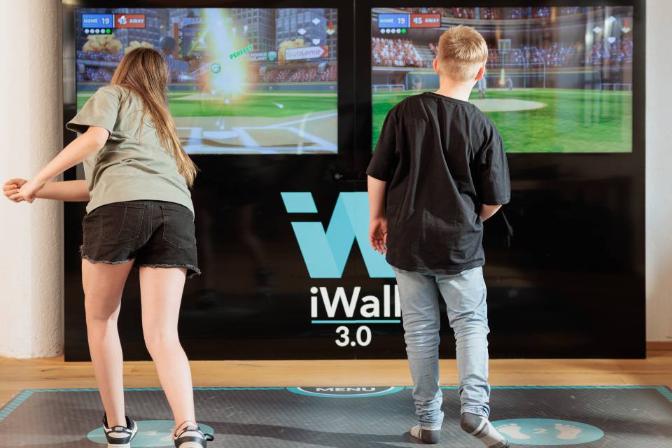 iWall – Interaktives Gaming für die ganze Familie - Familotel Kaiserhof