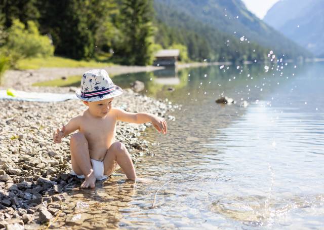 Mountain and swimming lakes - Familotel Kaiserhof