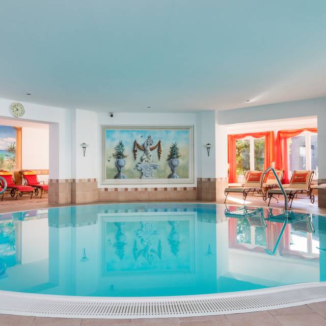 Indoor Pool des Familotel Kaiserhof