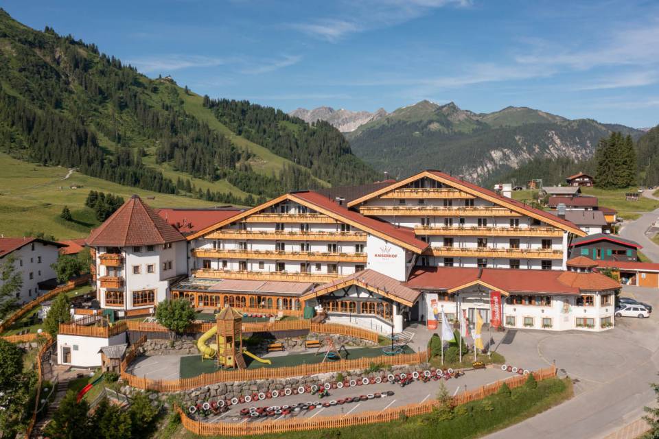 Exterior View of the Familotel Kaiserhof in Berwang, Tyrol