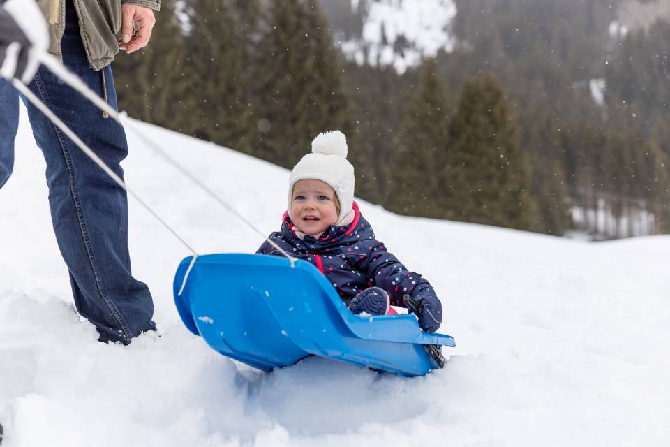 Join the grandchildren on a winter adventure - Familotel Kaiserhof