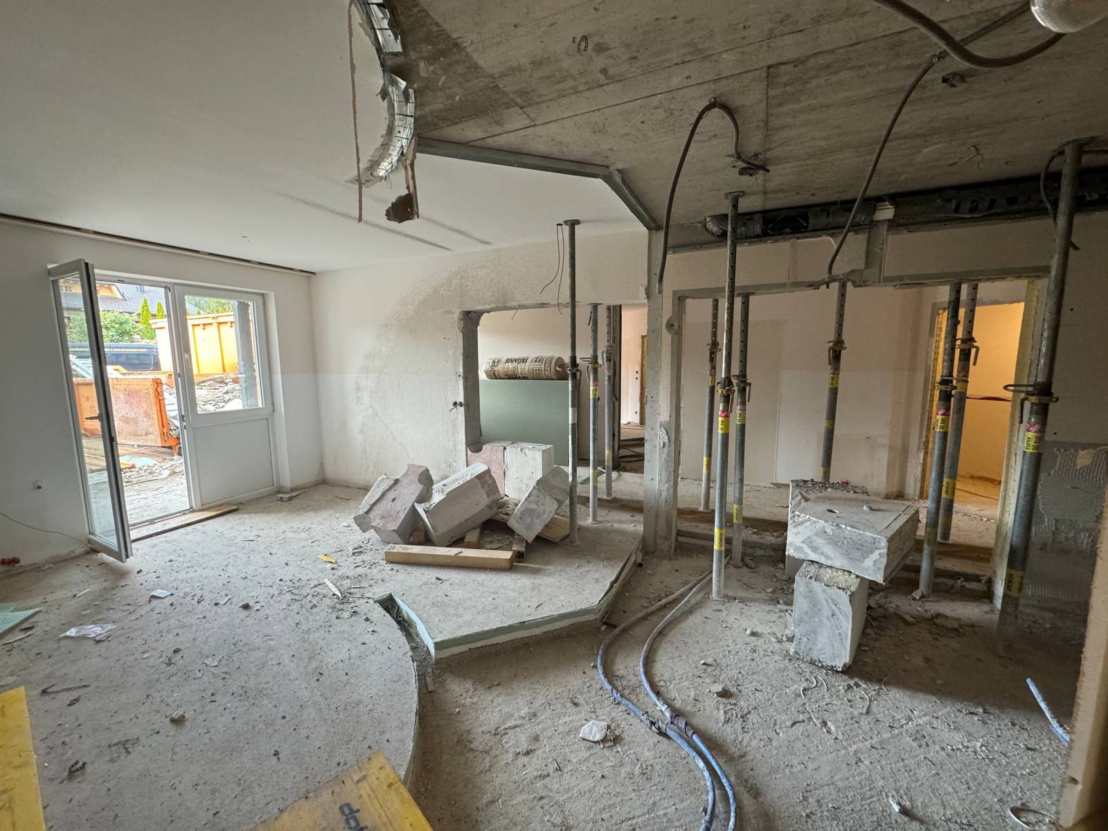 Woche 3 – Bäder und Wände nehmen Gestalt an! Symbolfoto