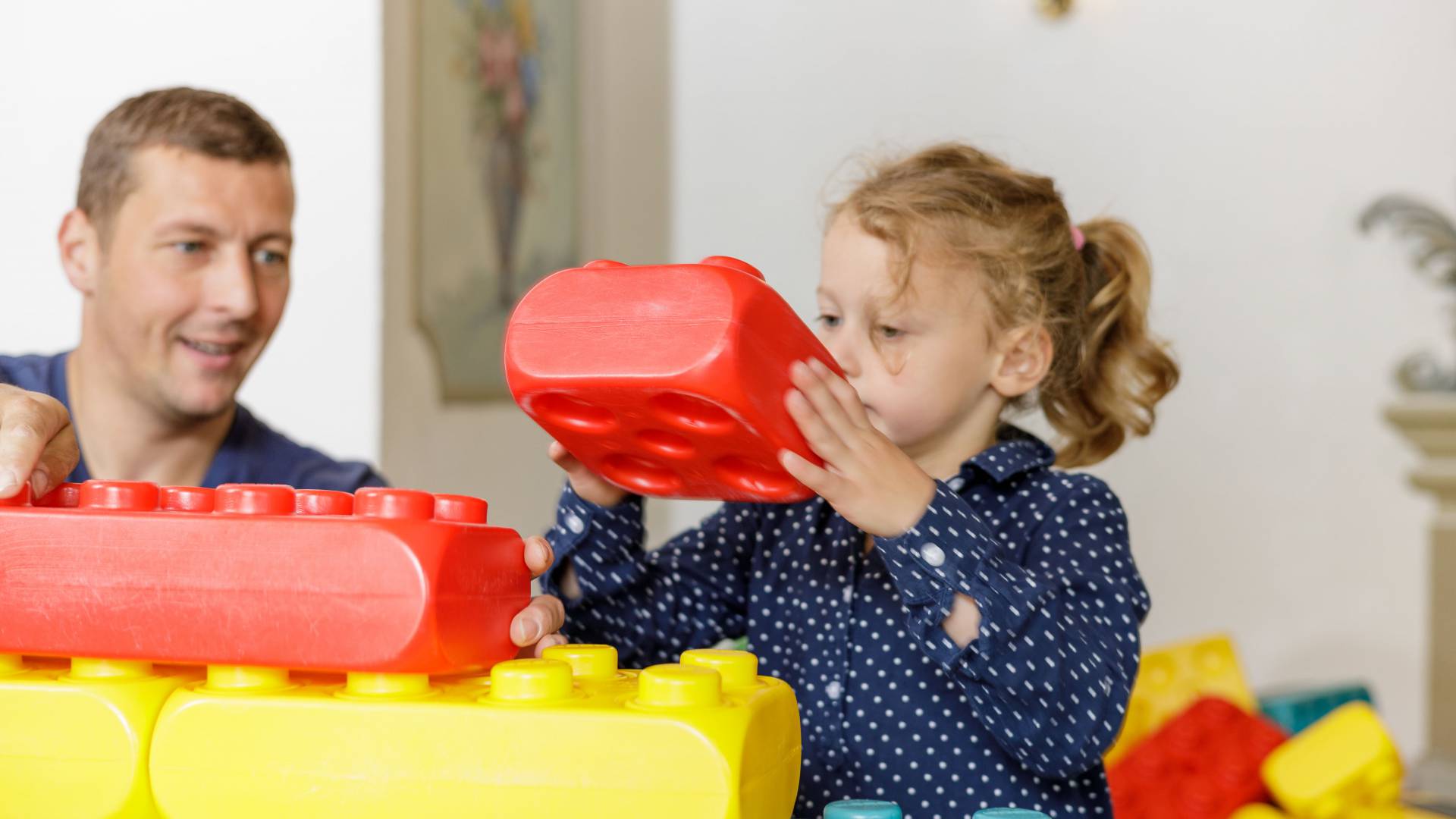 Mit Riesenlego spielen